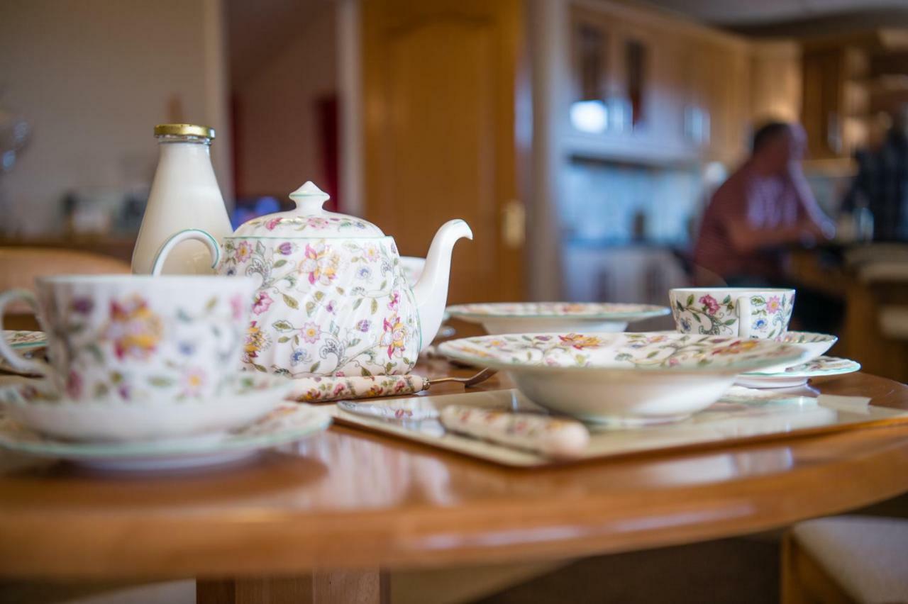 Y Grange Bed and Breakfast Llanfihangel-y-Creuddyn Eksteriør billede