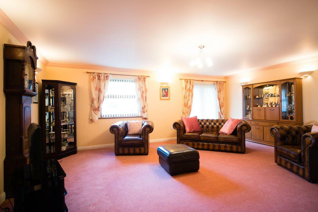 Y Grange Bed and Breakfast Llanfihangel-y-Creuddyn Eksteriør billede