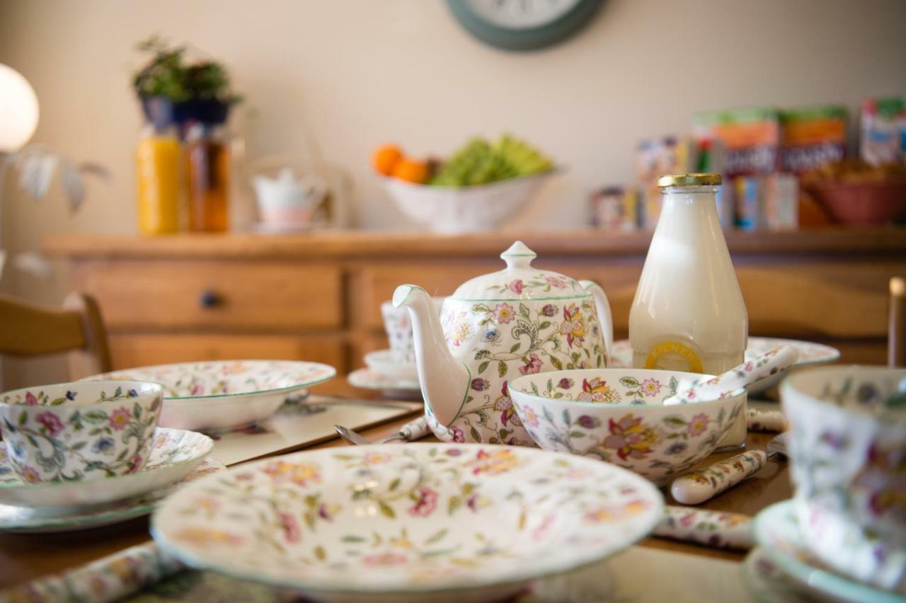 Y Grange Bed and Breakfast Llanfihangel-y-Creuddyn Eksteriør billede