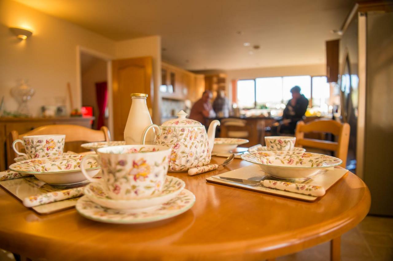 Y Grange Bed and Breakfast Llanfihangel-y-Creuddyn Eksteriør billede
